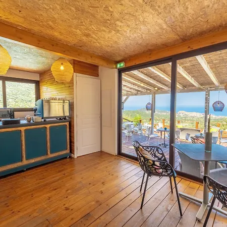 Üdülőközpont Domaine Bagia Donne