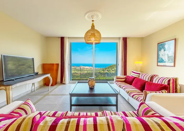 巴加多恩度假酒店 Santa-Reparata-di-Balagna